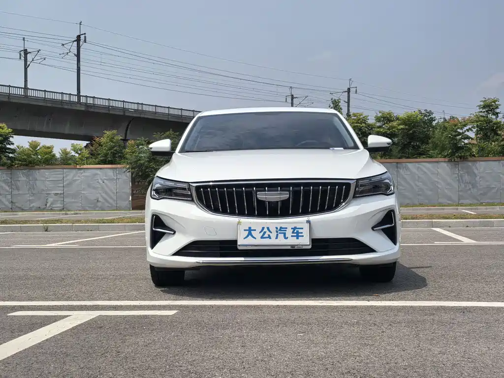 Geely Emgrand 2025 4 1.5L CVT Luxury