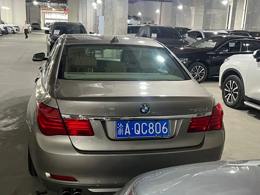 BMW 7 Series — миниатюра 10