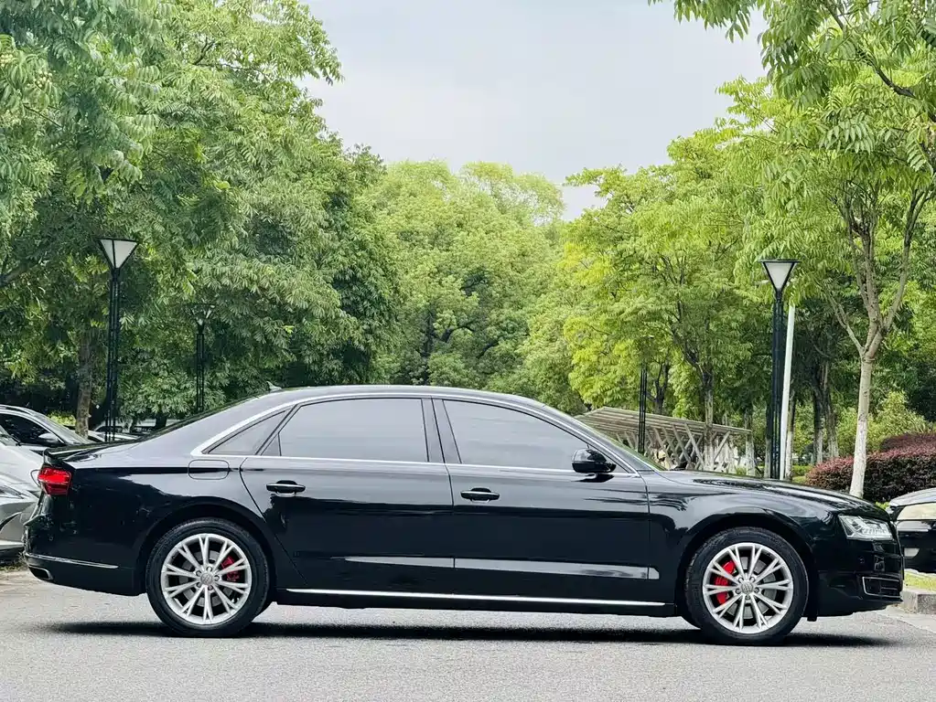 Audi A8 — миниатюра 4