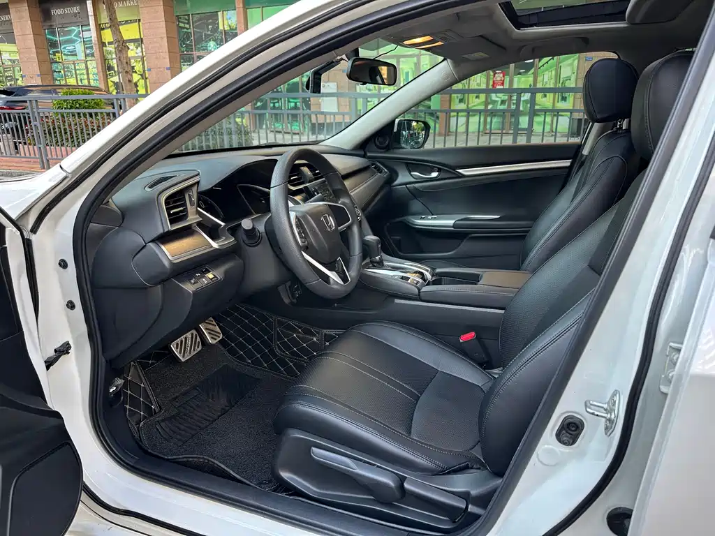 Honda Civic 2016 220TURBO CVT Luxury