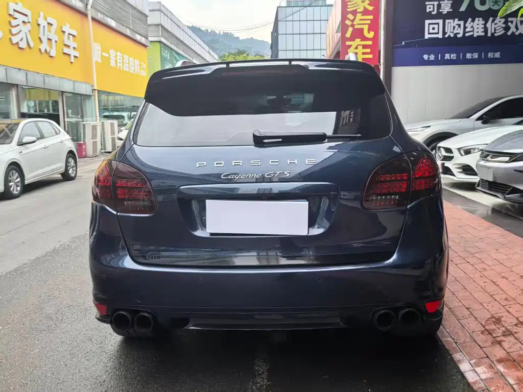 Porsche Cayenne — миниатюра 5