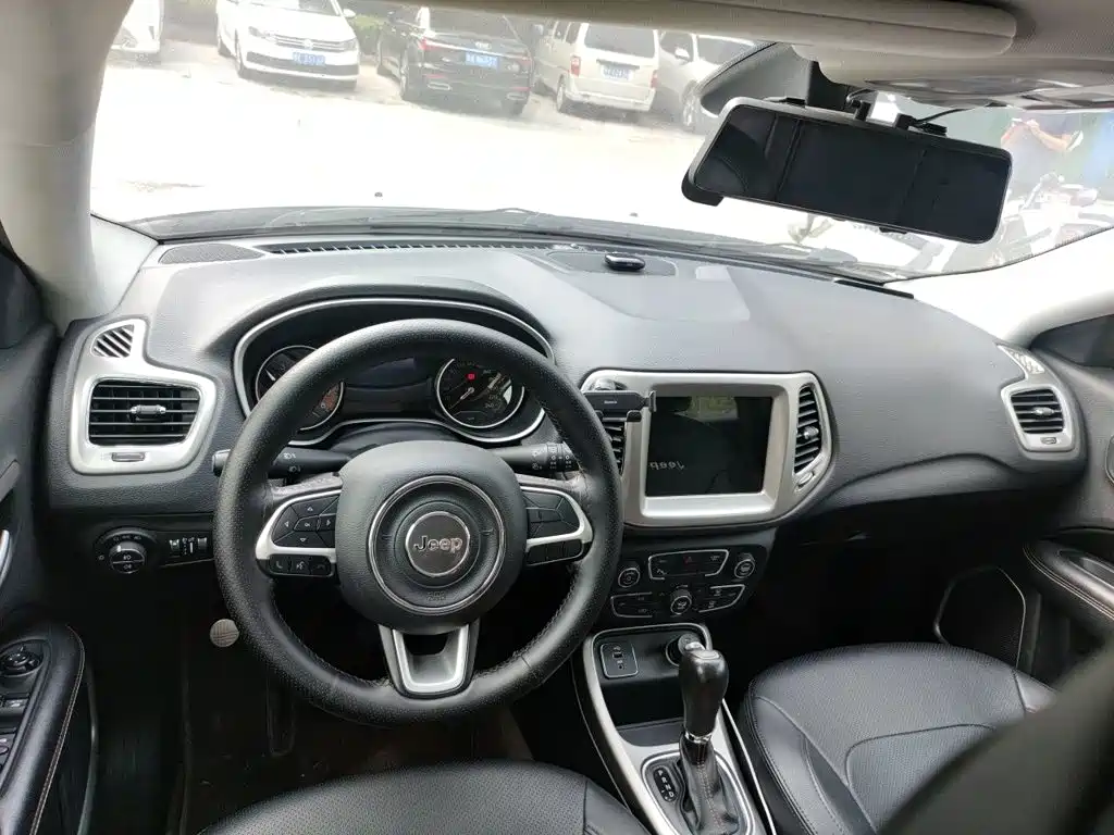 Jeep Compass — миниатюра 6