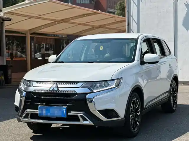 mitsubishi outlander