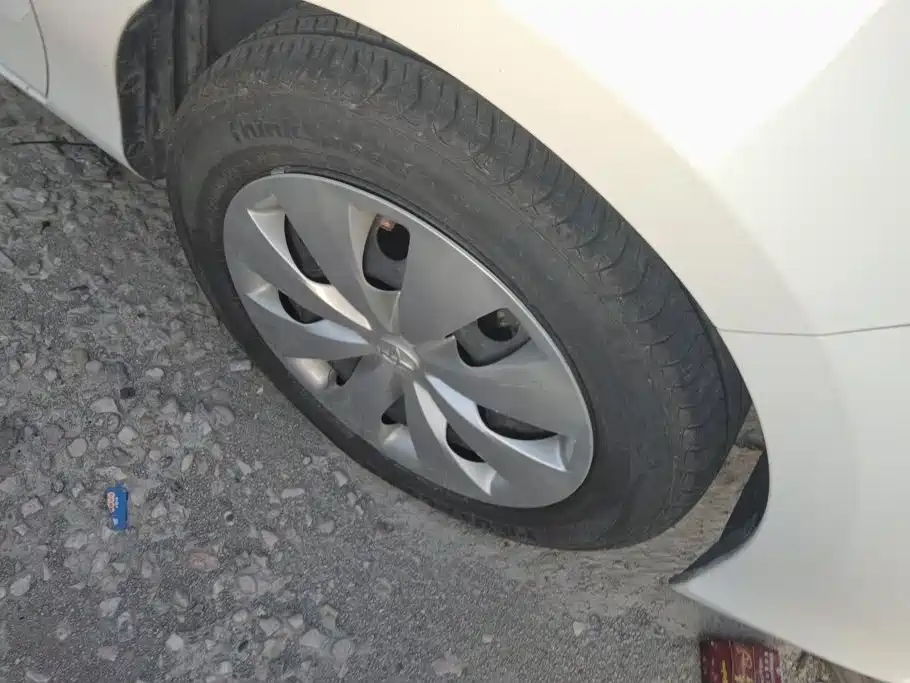 Toyota Yaris L — миниатюра 6
