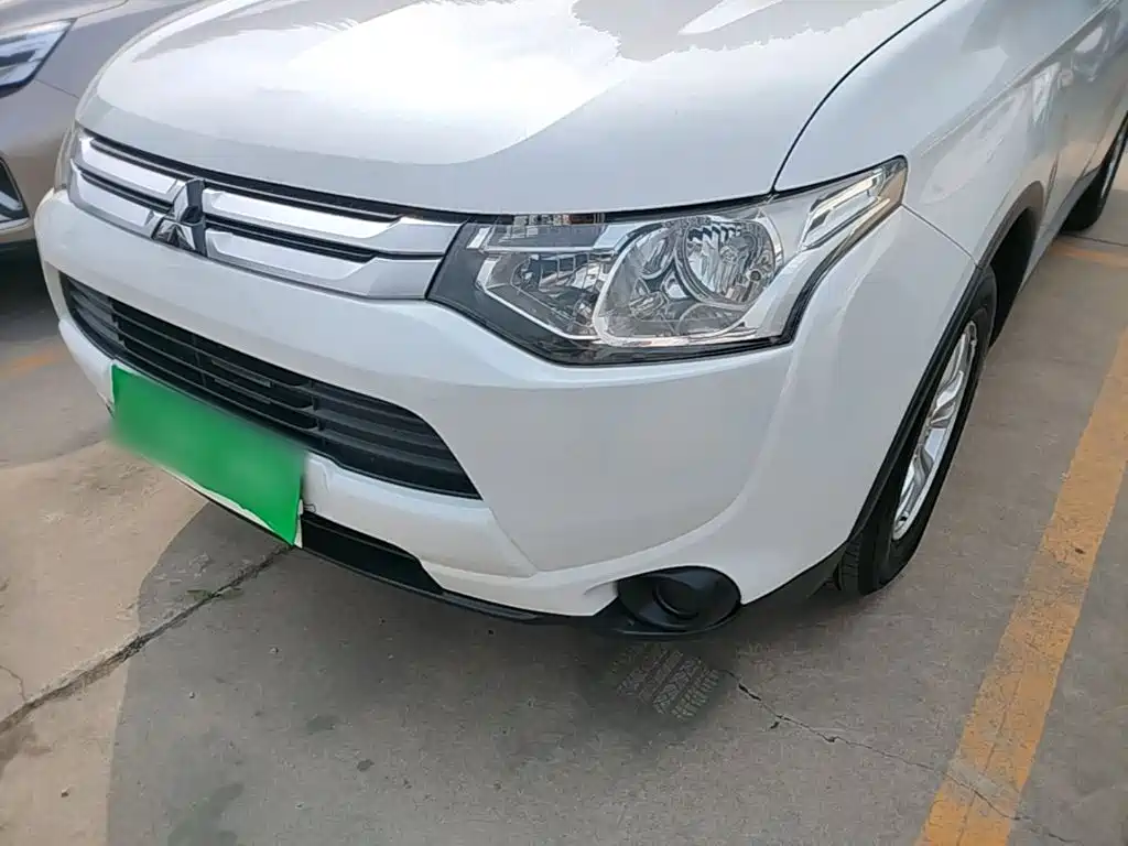 Mitsubishi Outlander (Import) — миниатюра 24