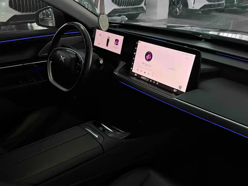 XPeng P7 — миниатюра 11