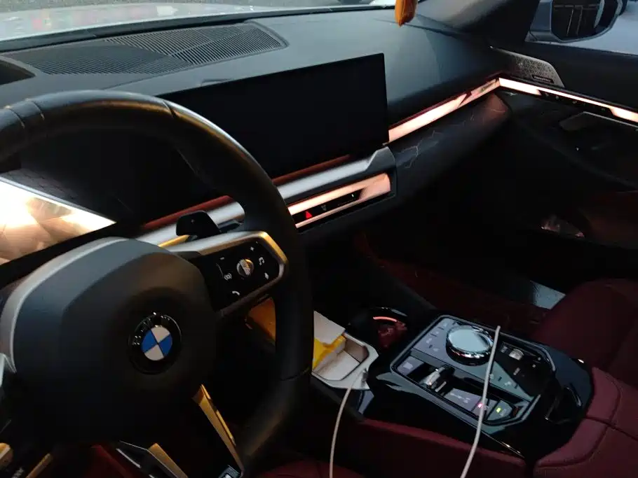 BMW 5 Series — миниатюра 13