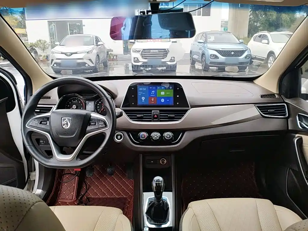 Baojun 310W — миниатюра 10