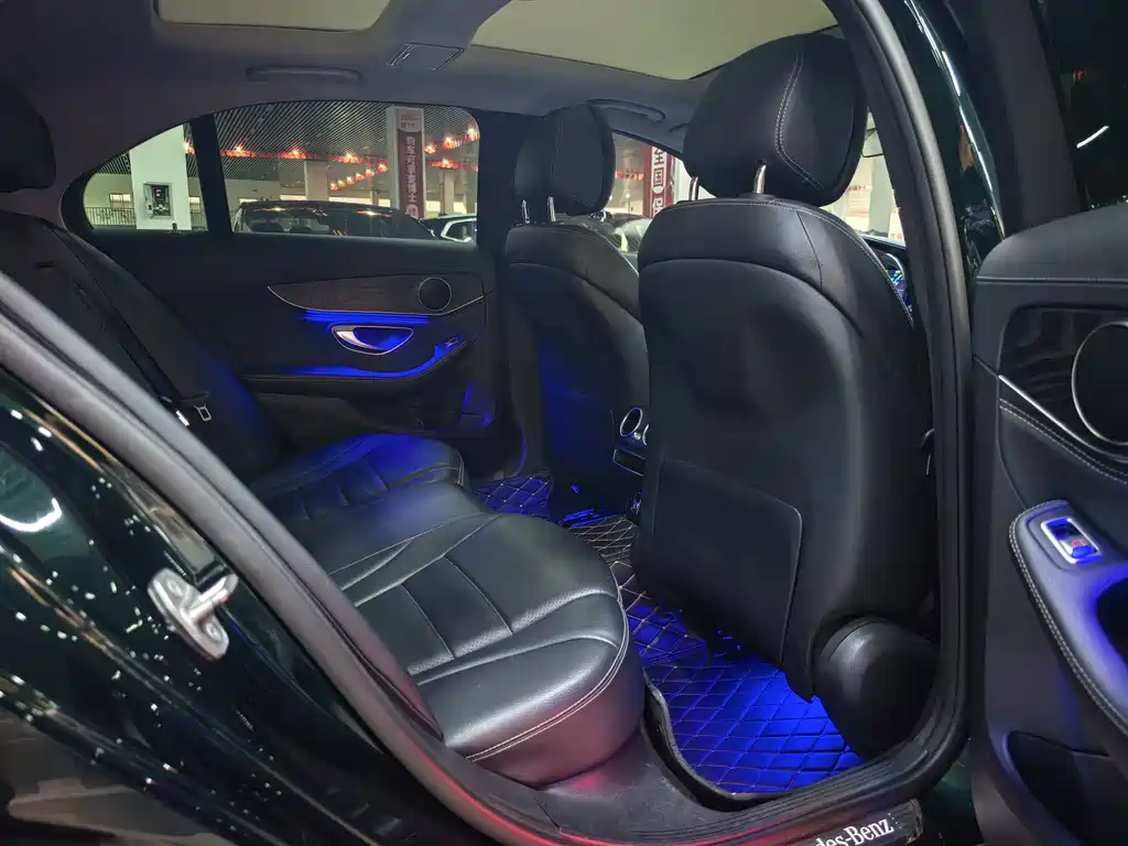 Mercedes-Benz C-Class — миниатюра 16