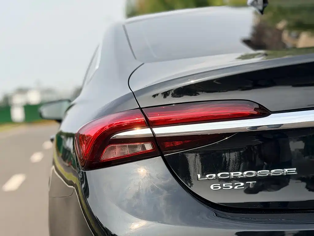 Buick LaCrosse — миниатюра 24