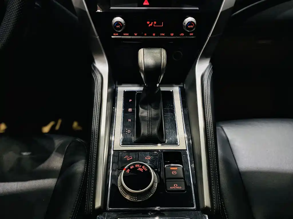 MITSUBISHI PAJERO JINCHANG