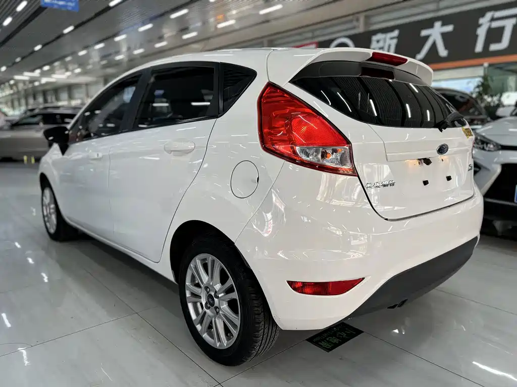 Ford Fiesta — миниатюра 8