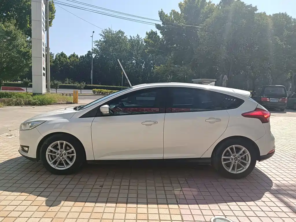 Ford Focus — миниатюра 4