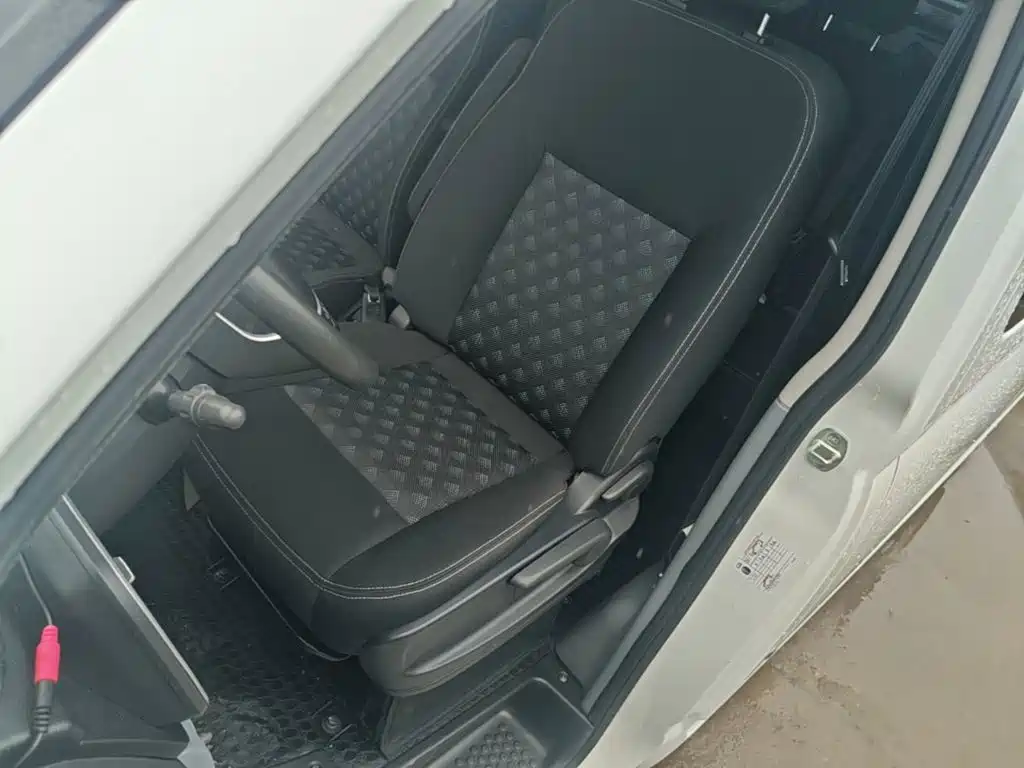 MAXUS V80 — миниатюра 15