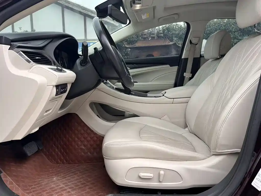 Buick LaCrosse 2021 Avenir