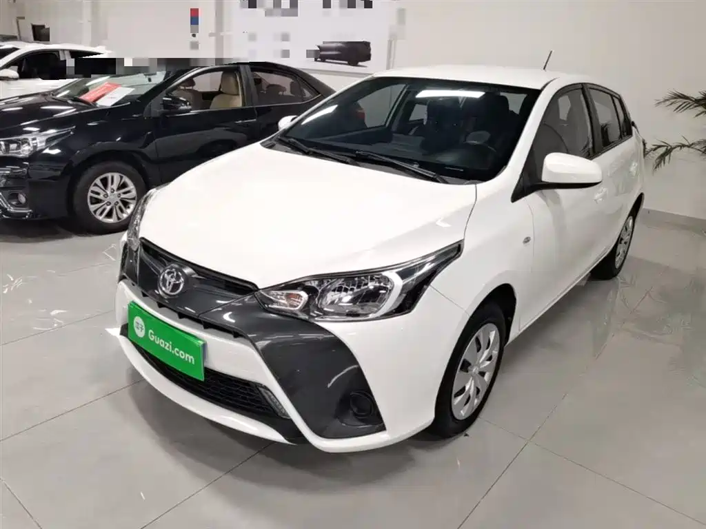 Toyota Yaris L 2021