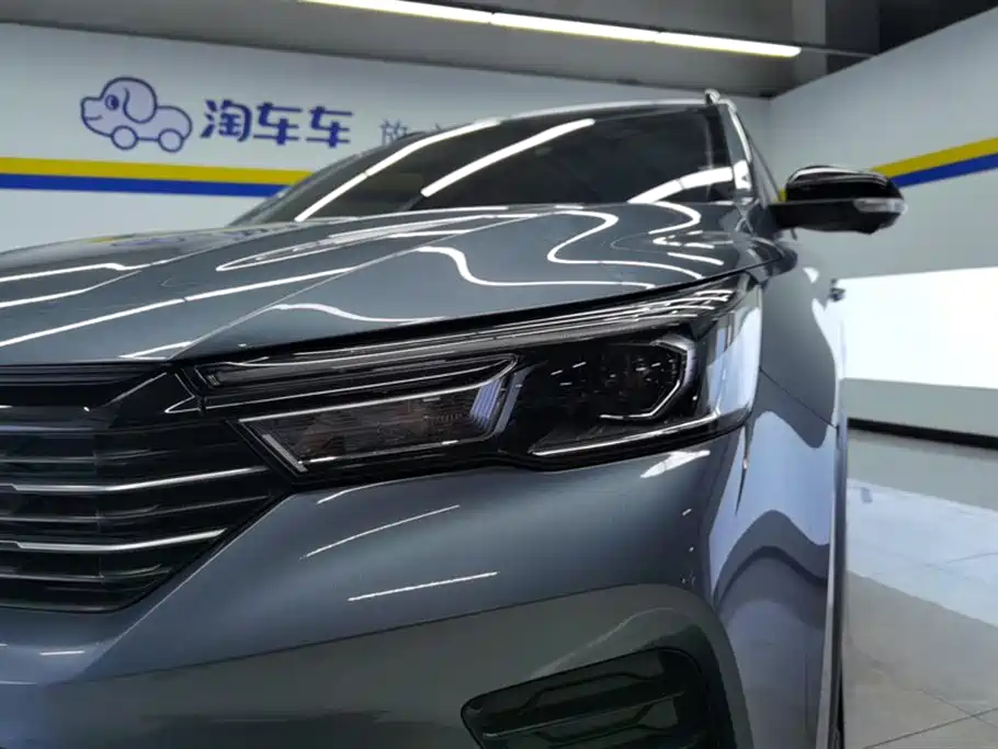 ROEWE RX3