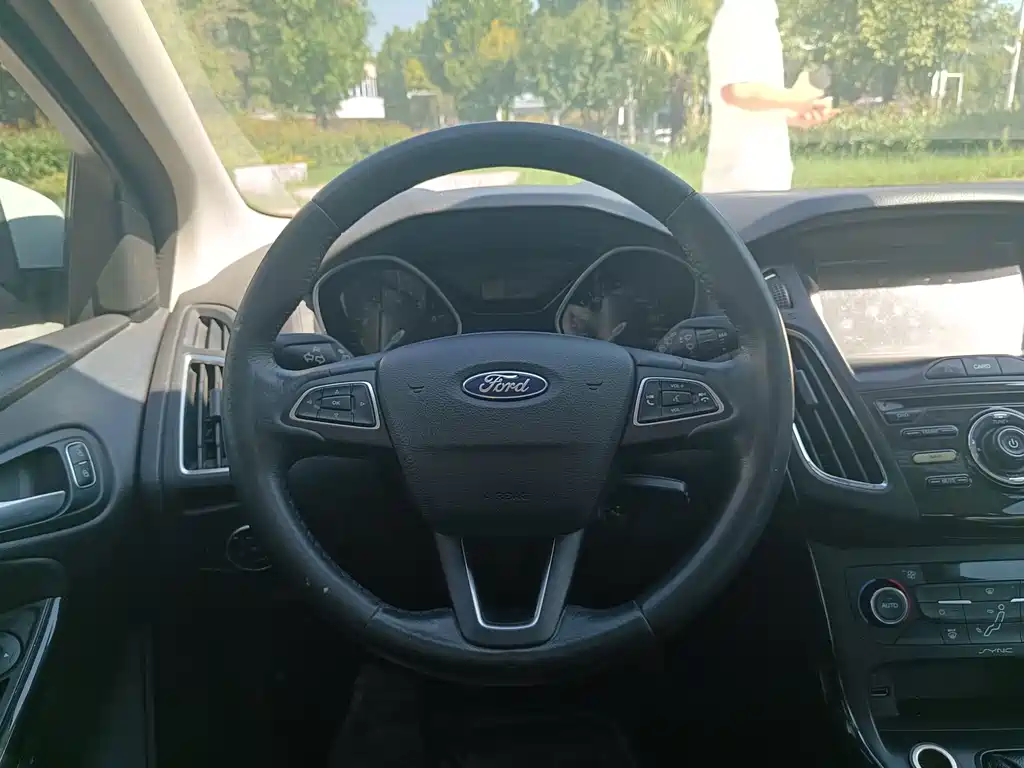 Ford Focus — миниатюра 11
