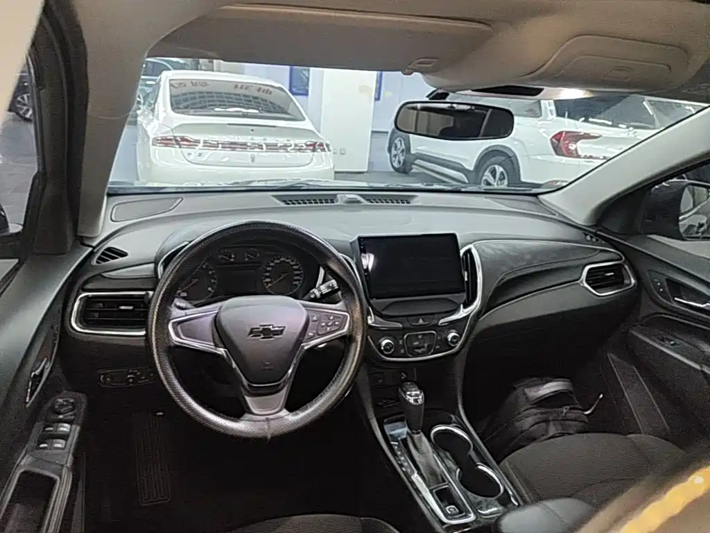 Chevrolet Equinox — миниатюра 10