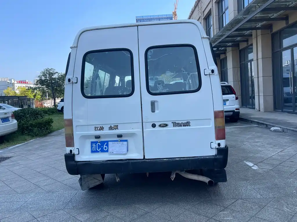 Ford Transit Classic — миниатюра 6
