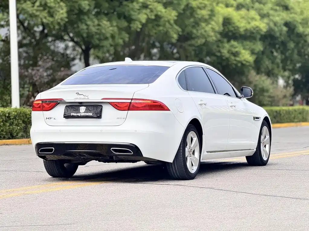 Jaguar XFL — миниатюра 25