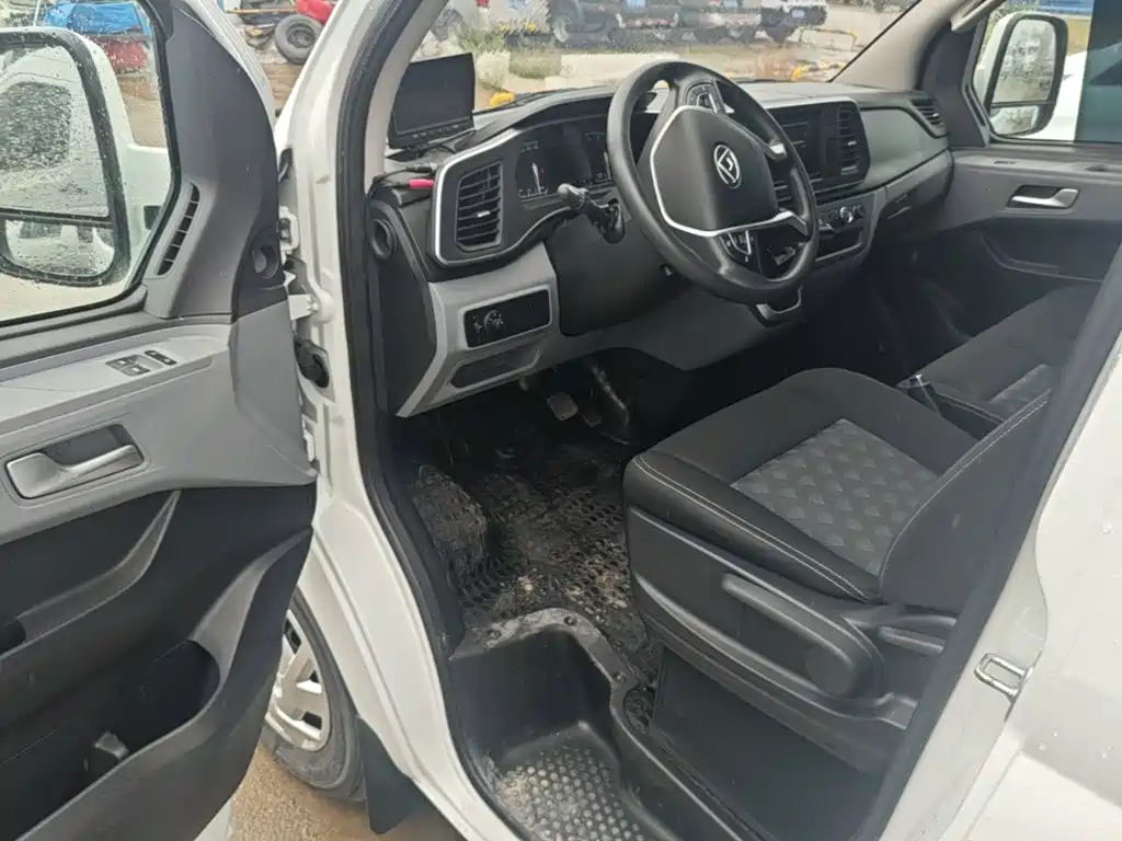 MAXUS V80 — миниатюра 16