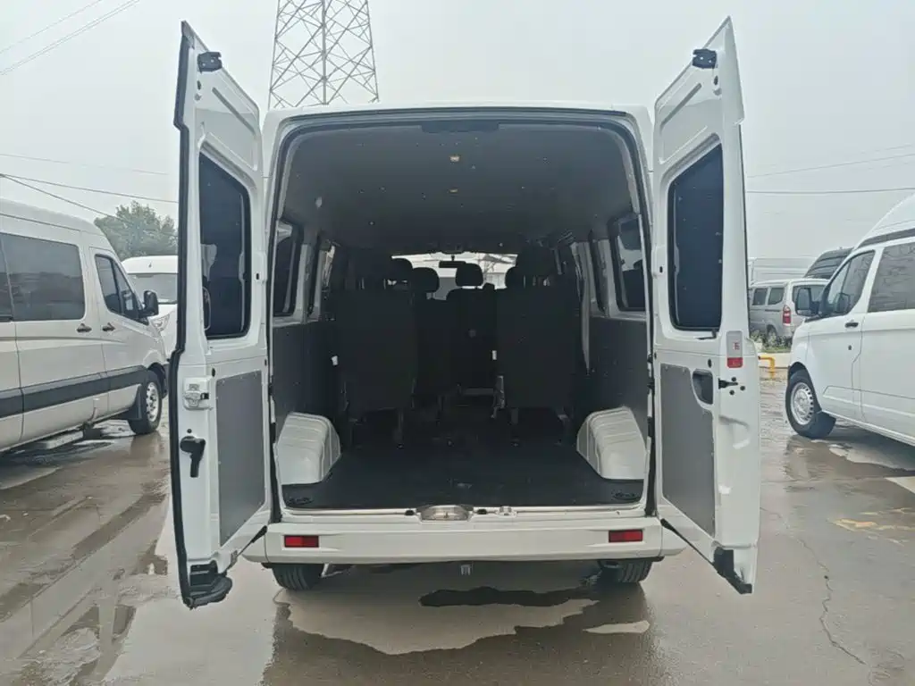 MAXUS V80 — миниатюра 19