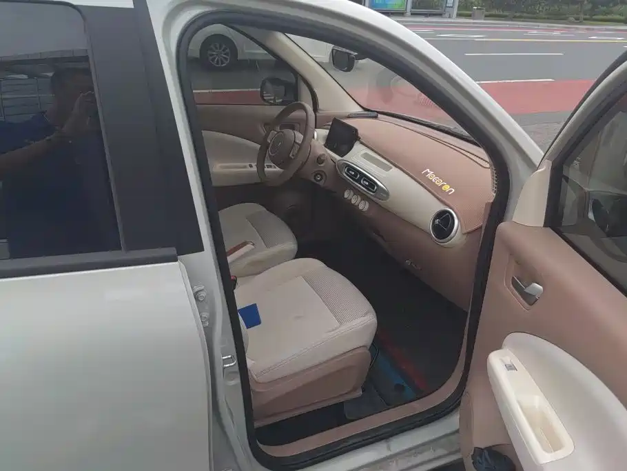 Wuling MINIEV — миниатюра 8