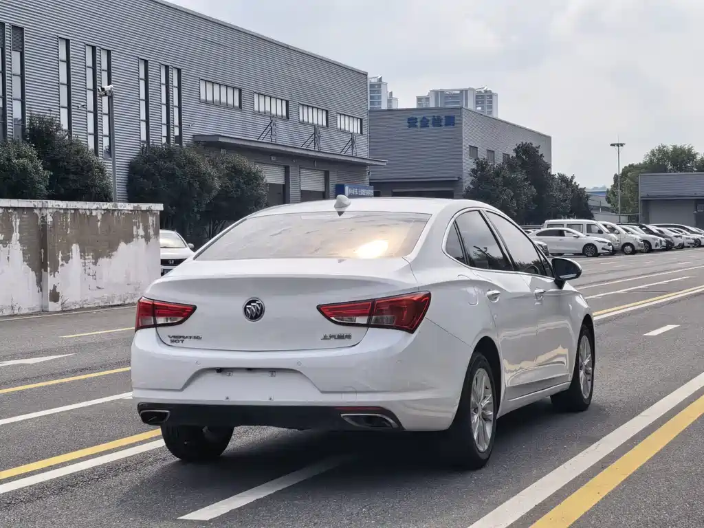 Buick Verano — миниатюра 8