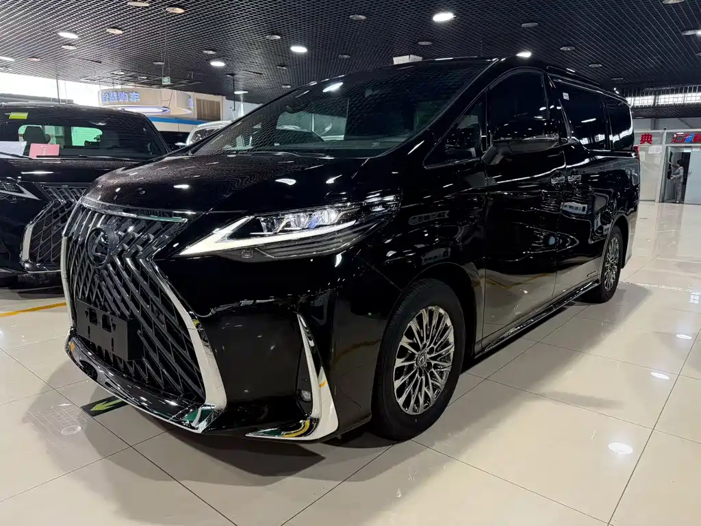 Lexus LM 2020 300h 4-seat Royal World Edition