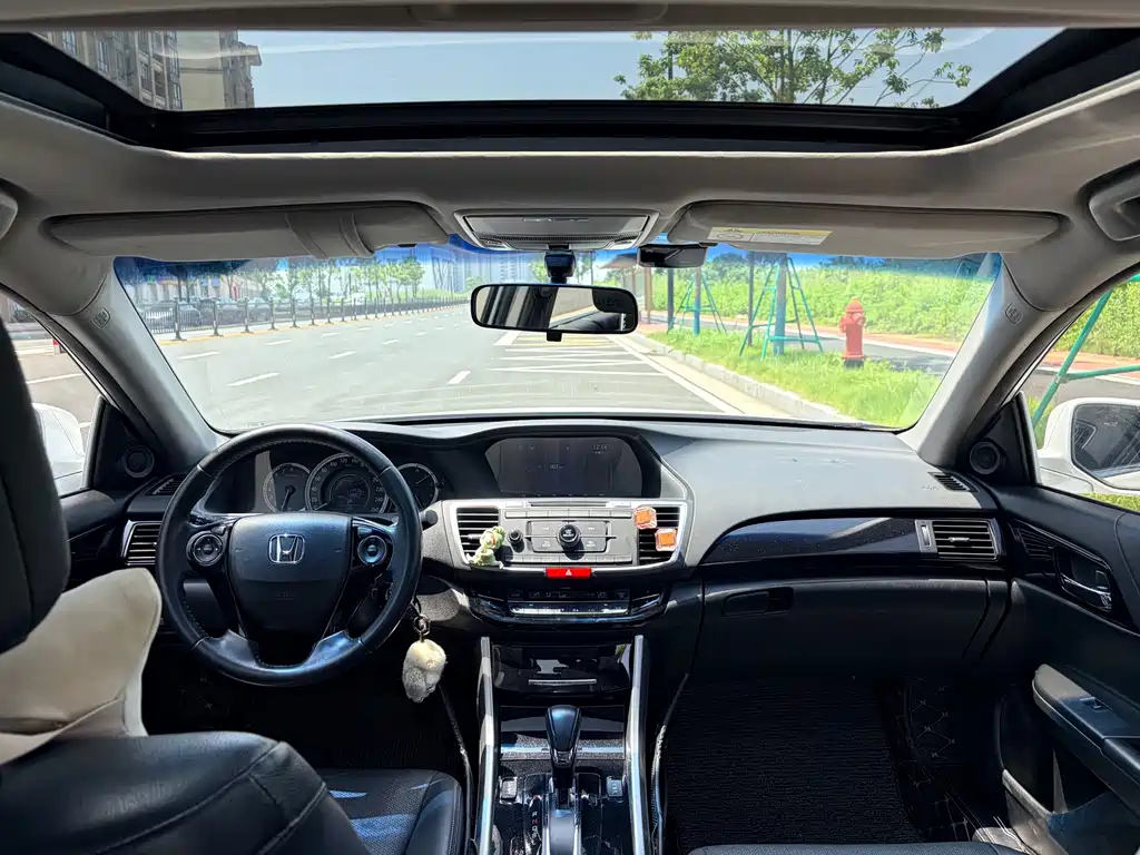 Honda Accord — миниатюра 9