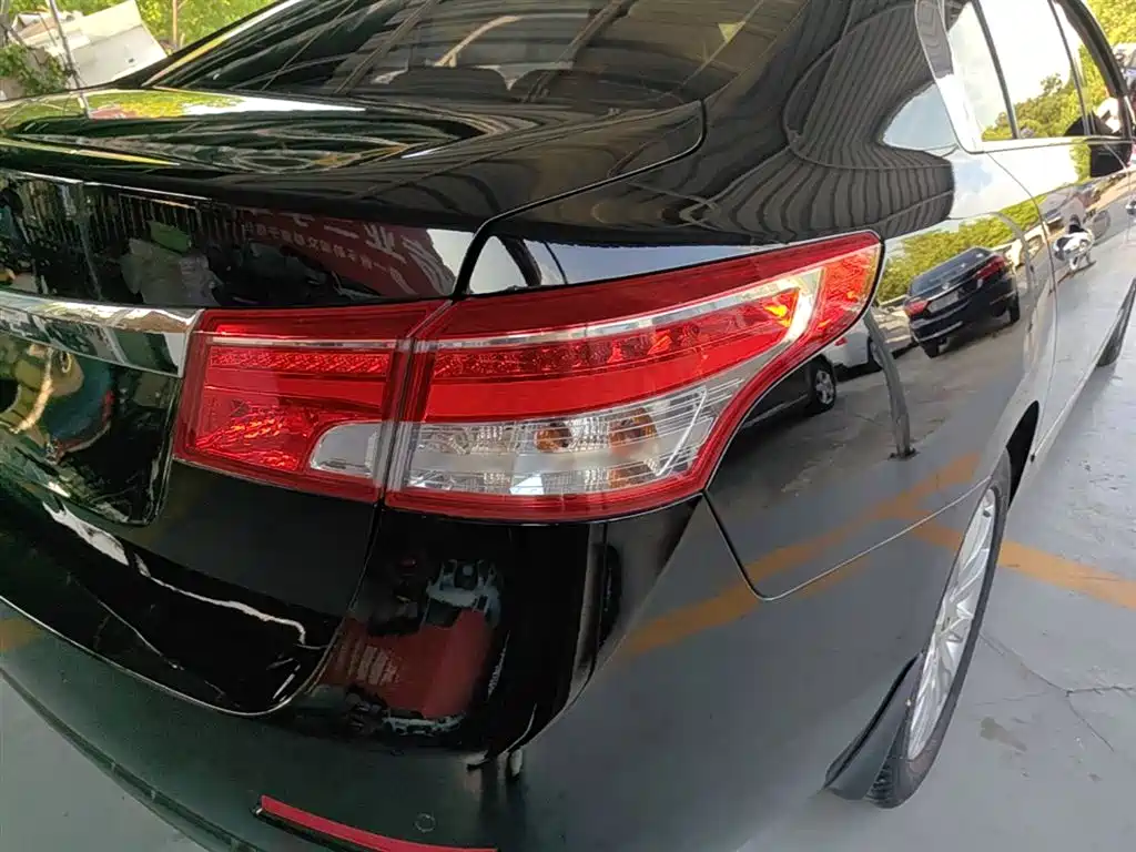 Renault Latitude — миниатюра 8