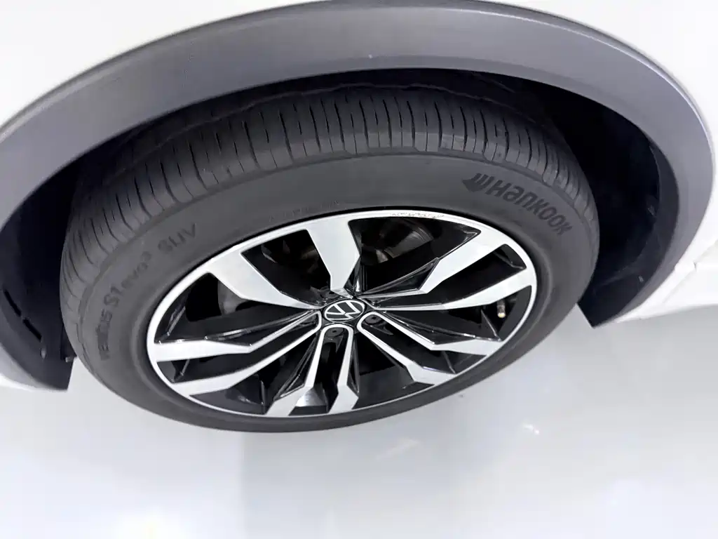 Volkswagen Tiguan L — миниатюра 5