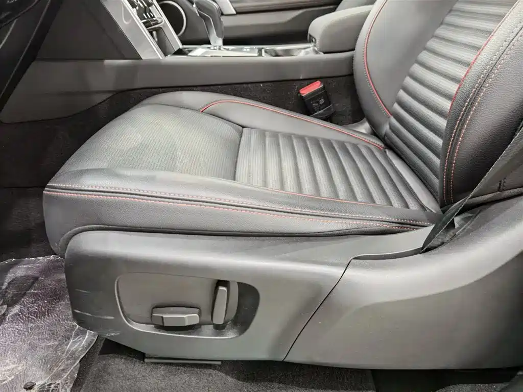 LAND ROVER DISCOVER NEW ENERGY SOURCES FOR SPORTS