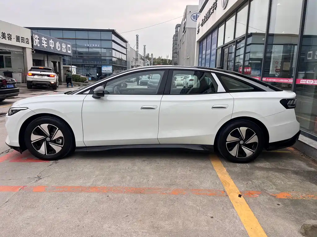 VOLKSWAGEN ID.7 VIZZION