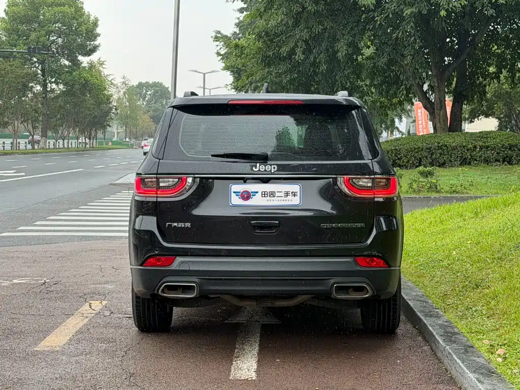Jeep Commander — миниатюра 5
