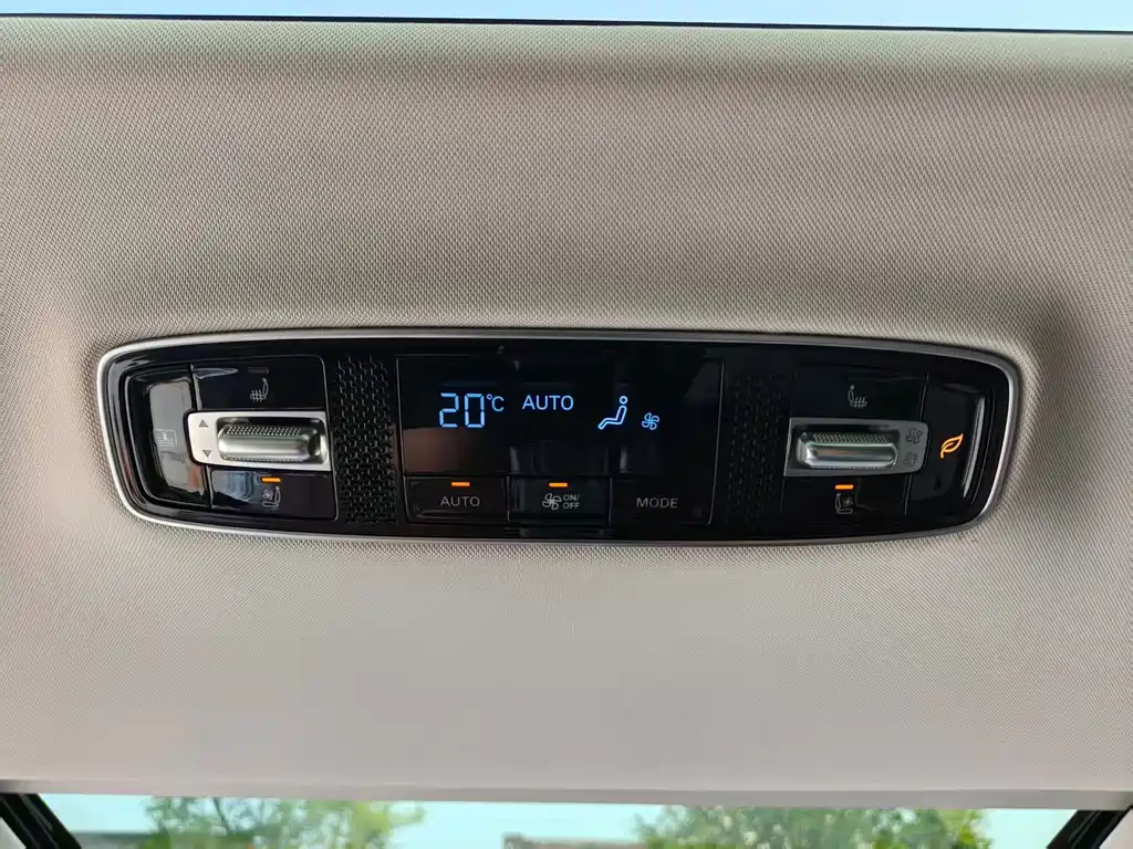 Roewe iMAX8 — миниатюра 22