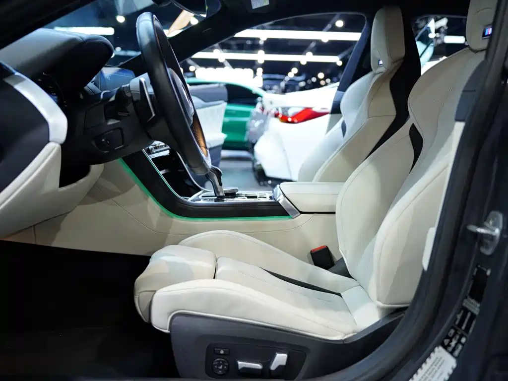 BMW M8 — миниатюра 23
