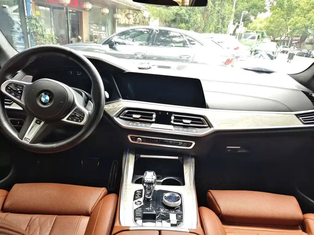 BMW X7 — миниатюра 9