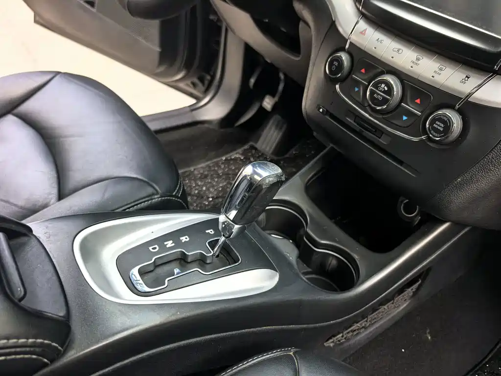 Dodge Journey — миниатюра 13