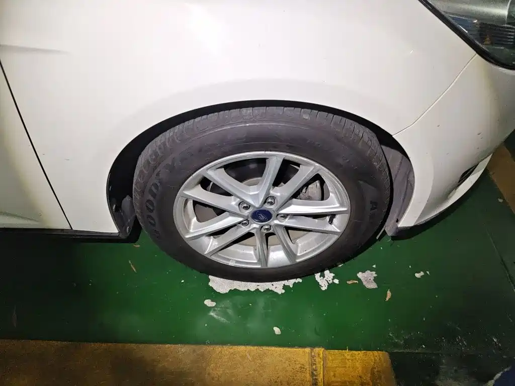Ford Focus — миниатюра 24