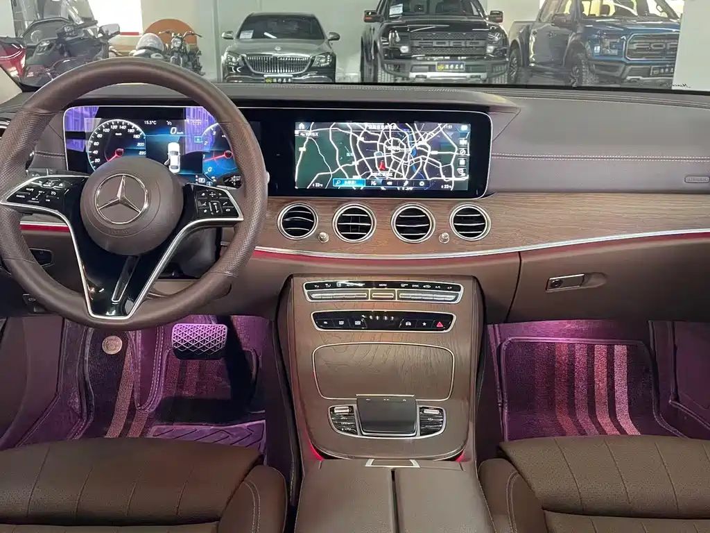 MERCEDES-BENZ E CLASS