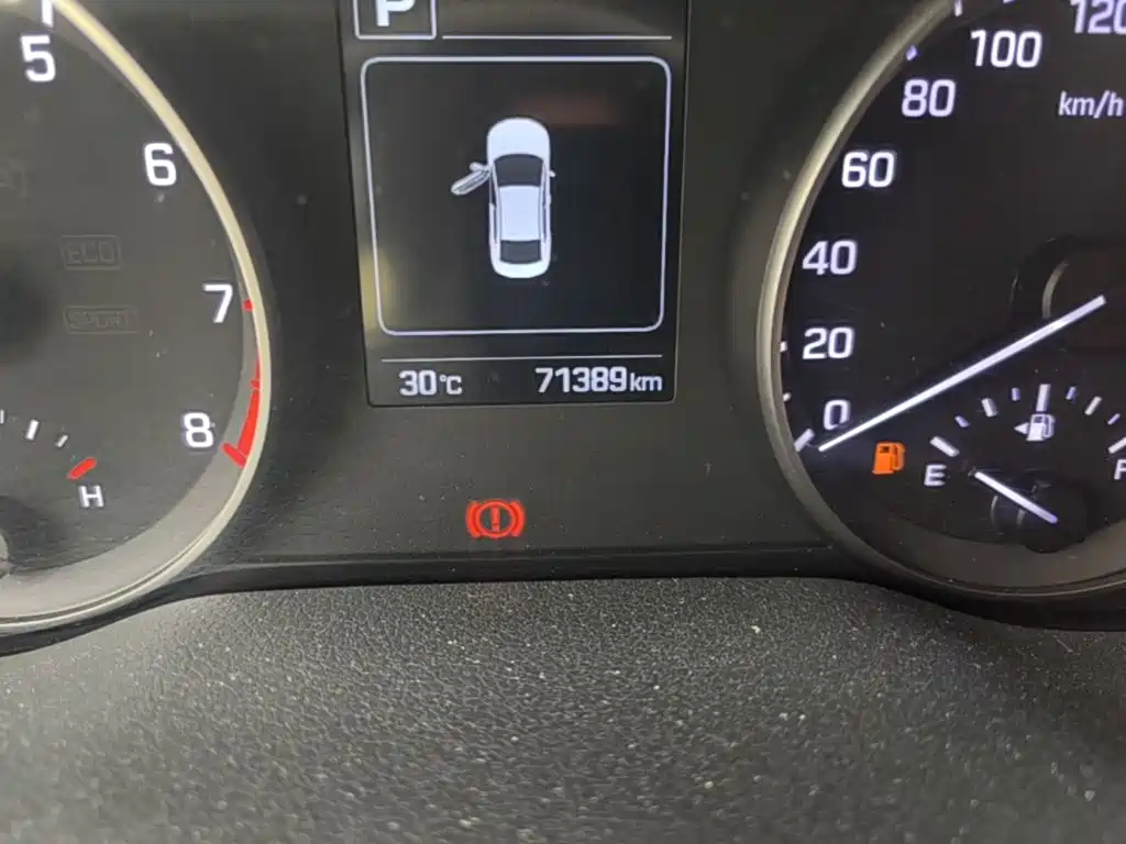 Hyundai Elantra — миниатюра 5