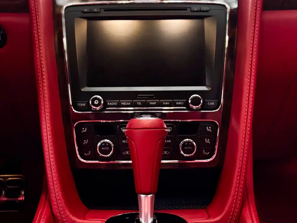 Bentley Flying Spur — миниатюра 12