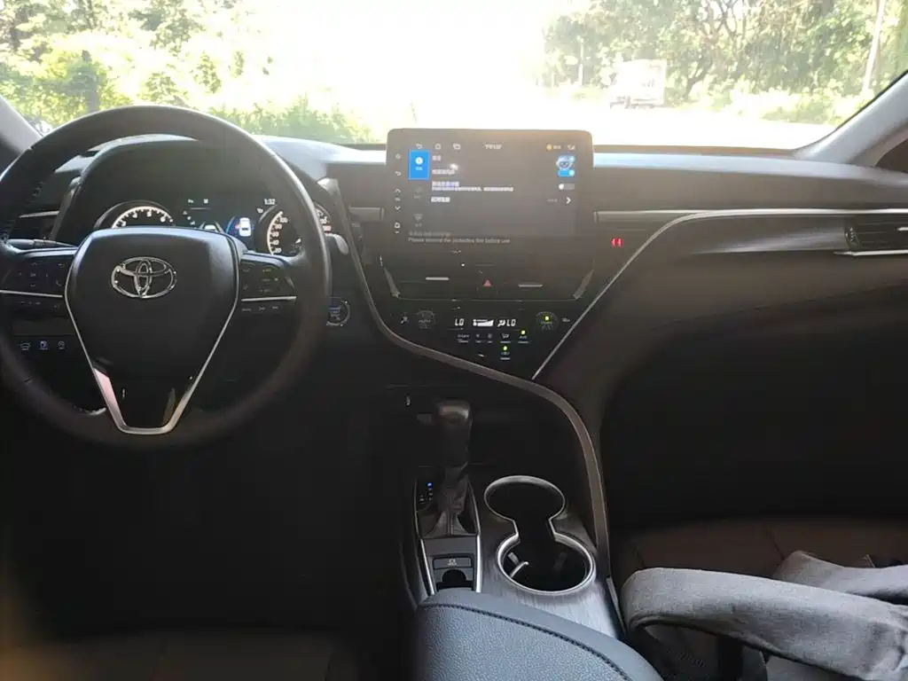 Toyota Camry 2023 2.0G Luxury