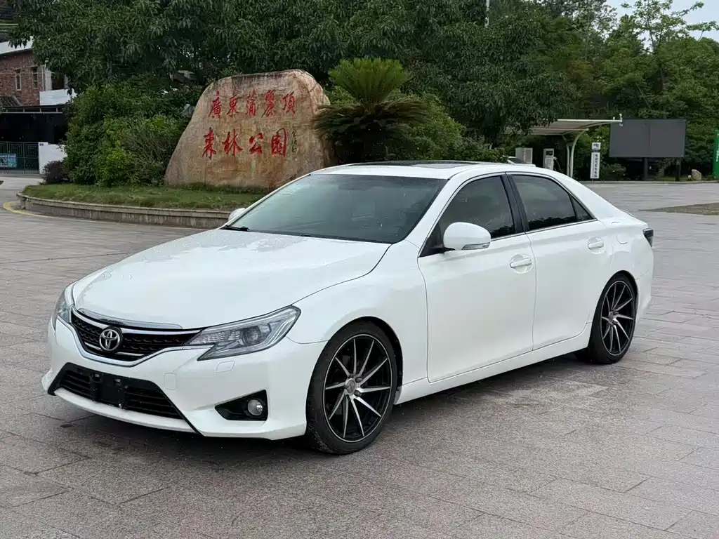 Toyota Reiz 2014
