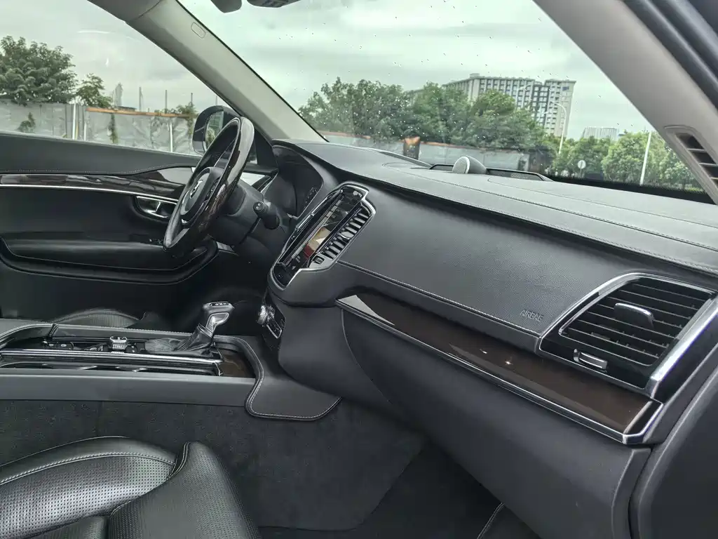 Volvo XC90 — миниатюра 18