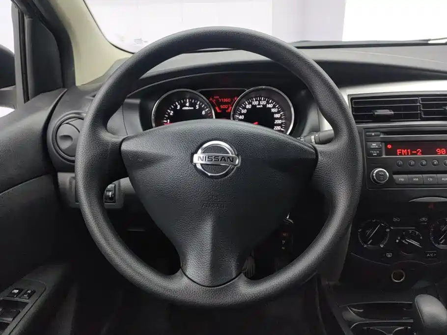 Nissan Livina — миниатюра 15