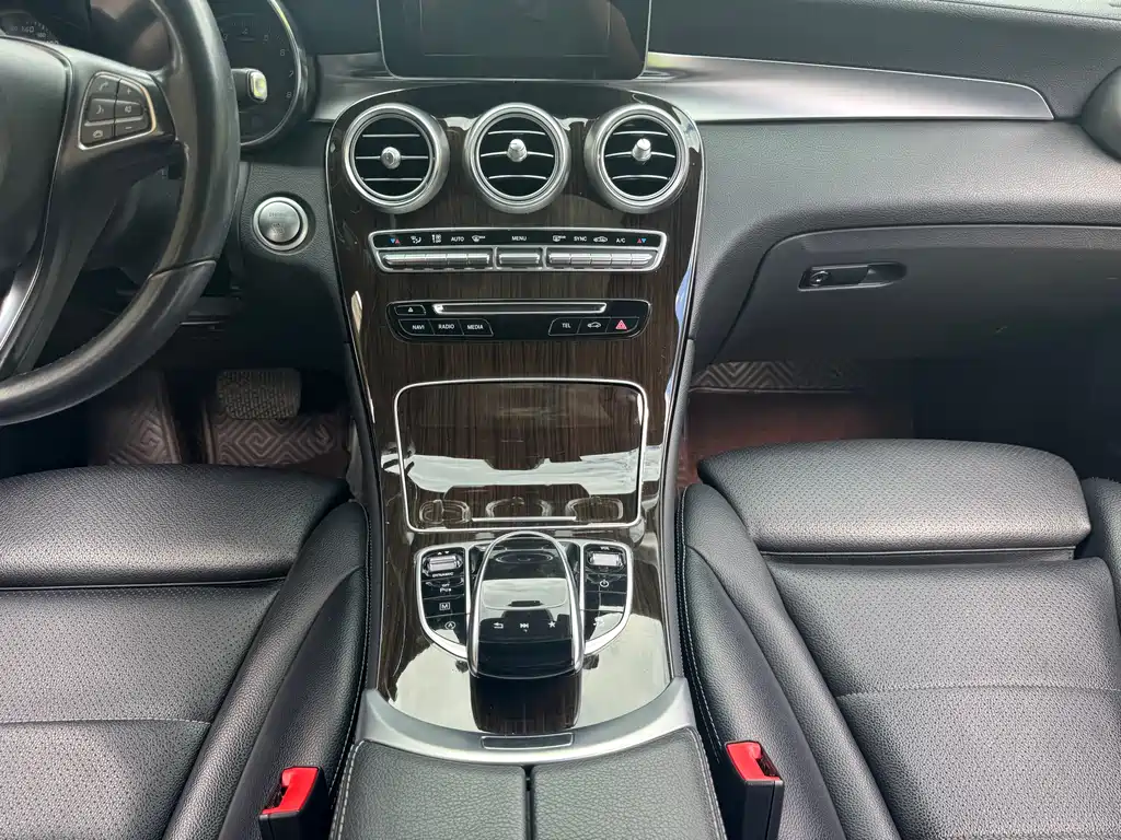Mercedes-Benz GLC 2017 GLC 260 4MATIC