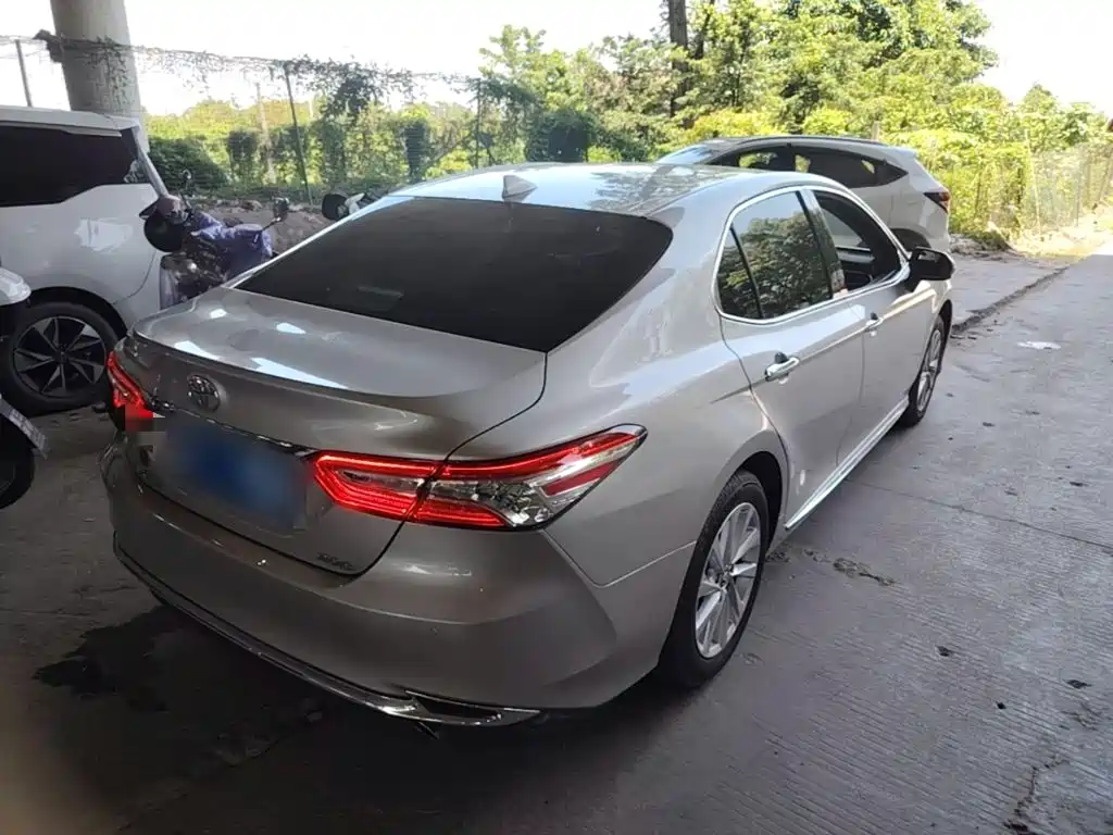 Toyota Camry 2023 2.0G Luxury